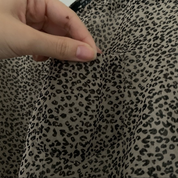F21 Leopard Print Chiffon Top - Picture 4 of 4